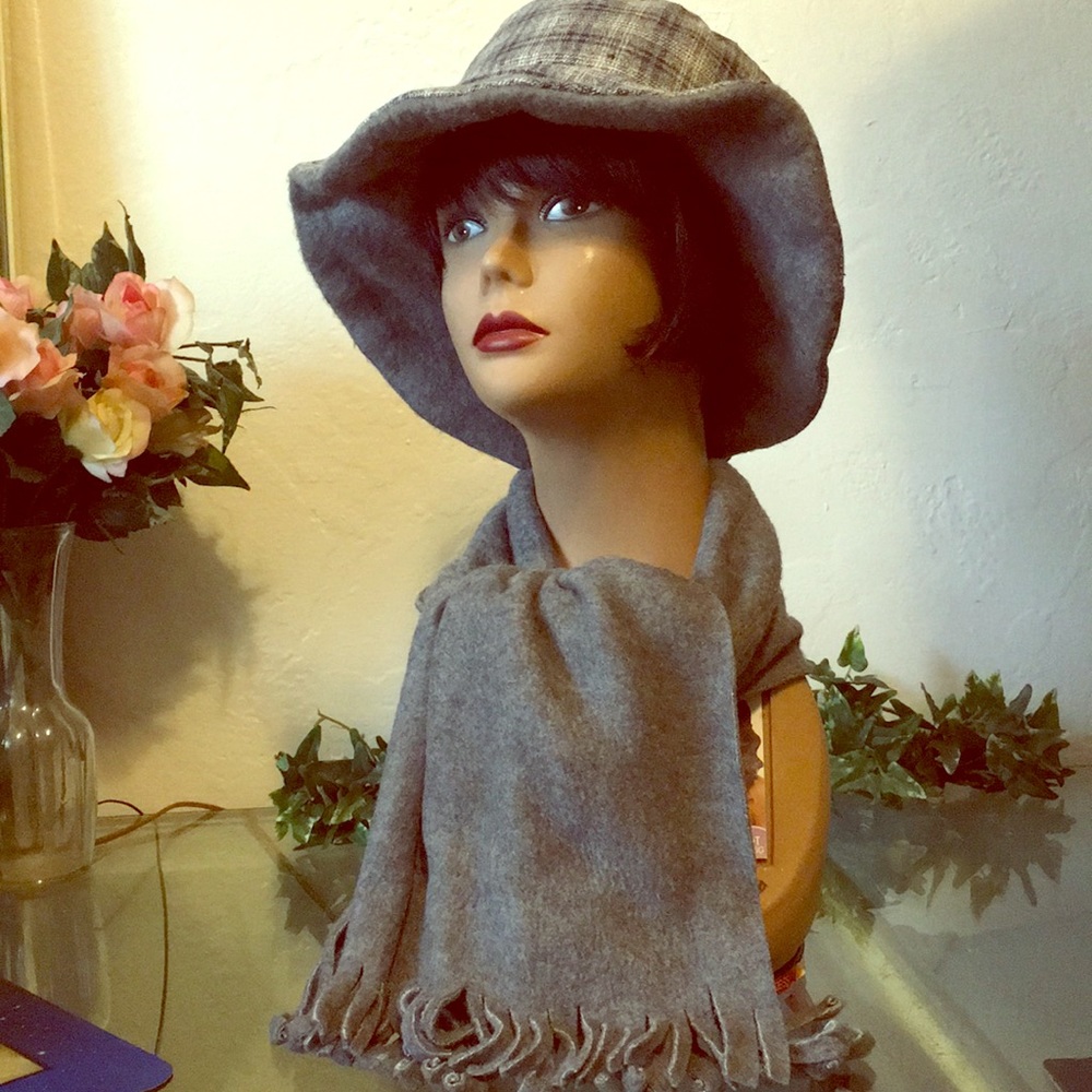 Reversible Wool Hat and Scarf Set